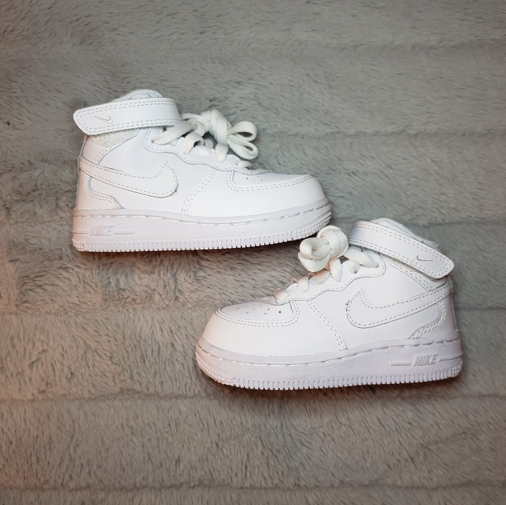 EUC- Toddler Nike Air Force 1 - Sz 6c